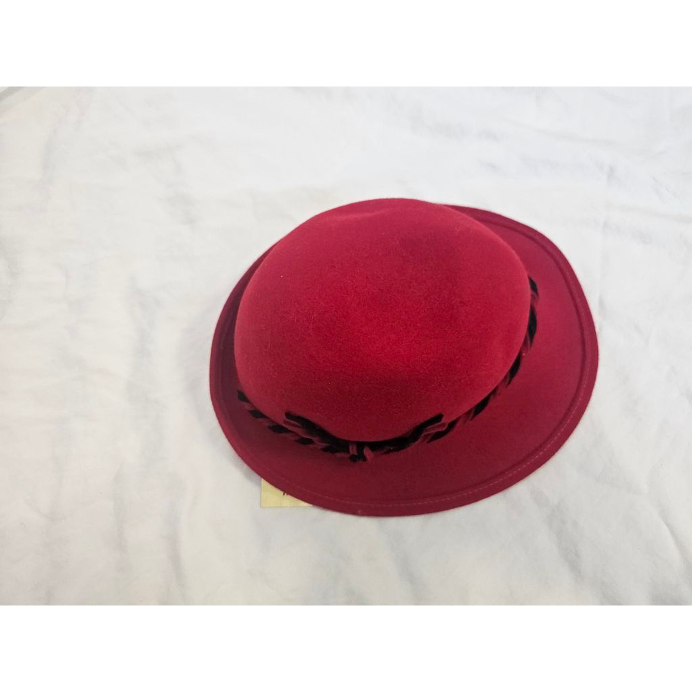 Vintage Red Doeskin Hat, New With Tags